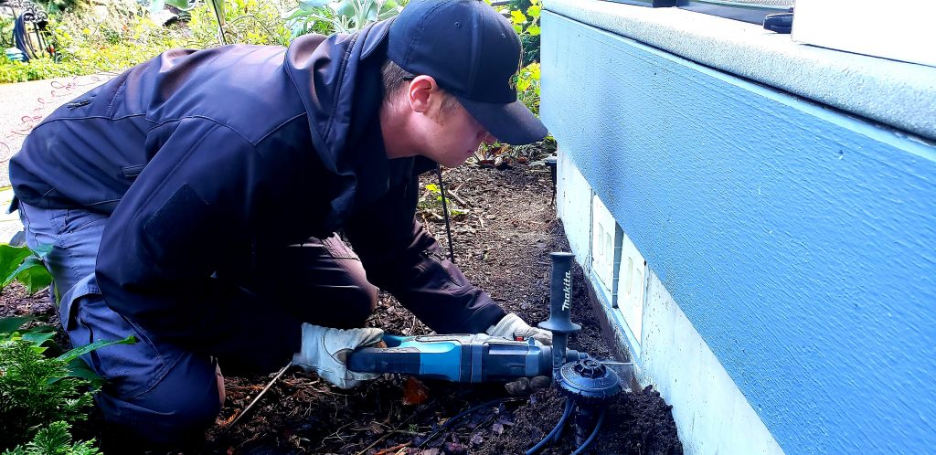 Evan Setting frame in foundation